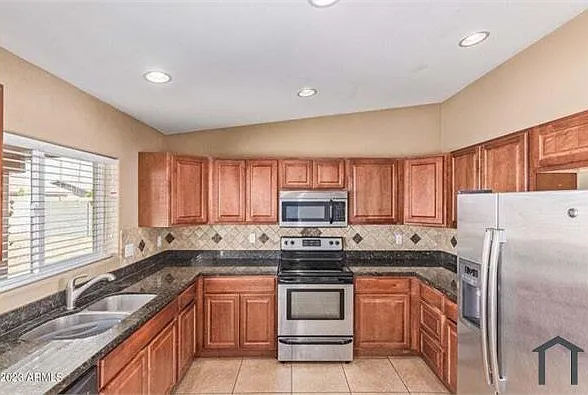 4 bed, 1850 sqft, $2,575 — Photo 4