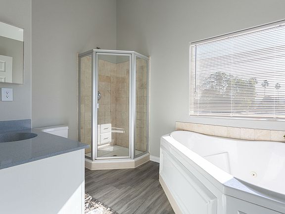 3rd image of 6737 De Soto Ave #109