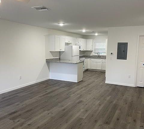 3rd image of 1533 NE 14th St #1533