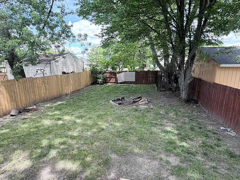 919 Troy Pl NW — Photo 14