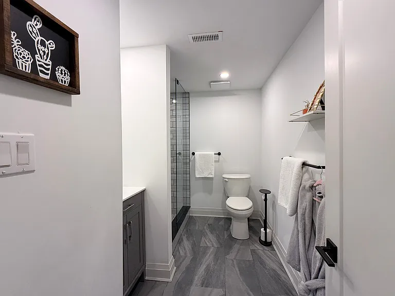286 E 16th St #2 — Photo 6
