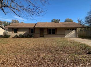 1103 S Maple St, Stuttgart, AR 72160