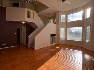 3 Colin Maxwell Bay, Winnipeg, MB R3W 1T4