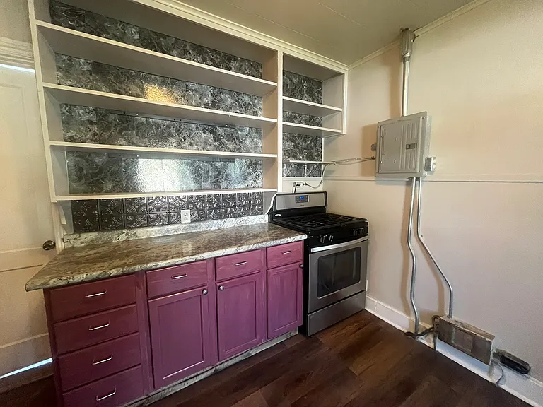 223 N 8th St #2 — Photo 16