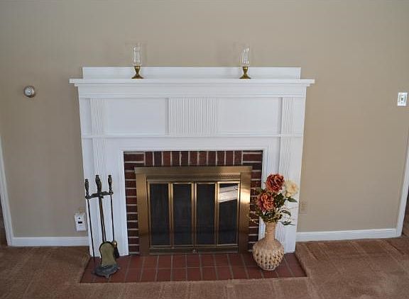 Beautiful wood burning fireplace. Although, this fireplace has not been used in many years.