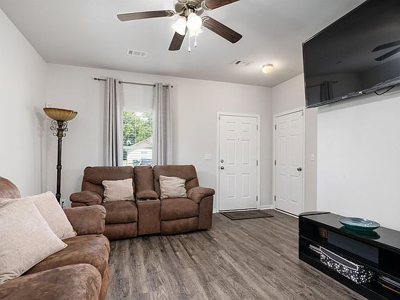 4th image of 12700 Waterbury Way