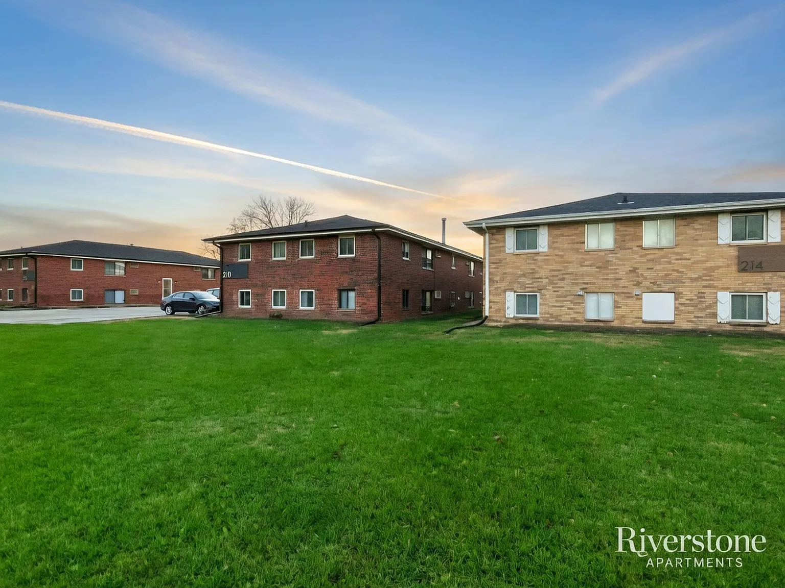 Riverstone Apartments — Photo 2