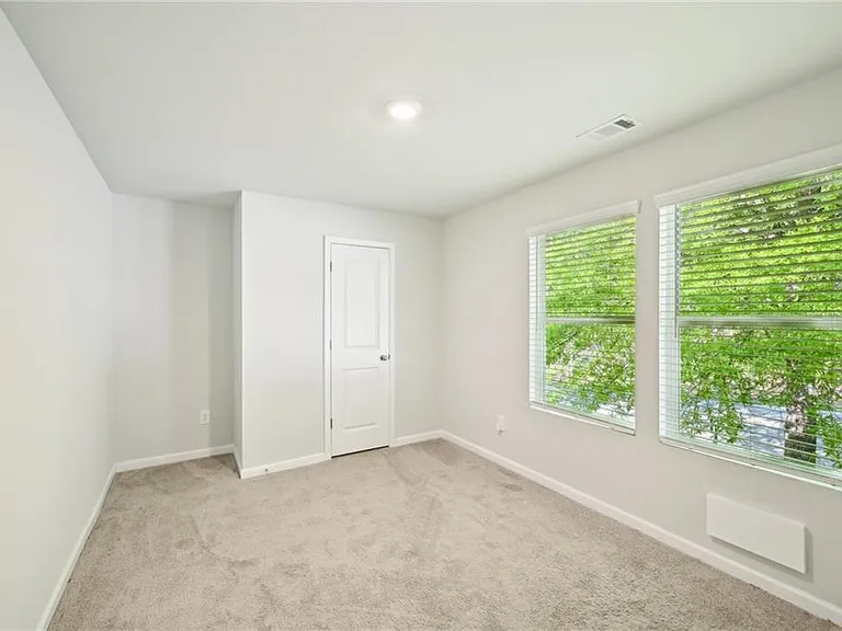 4437 Ben Hill Rd — Photo 23