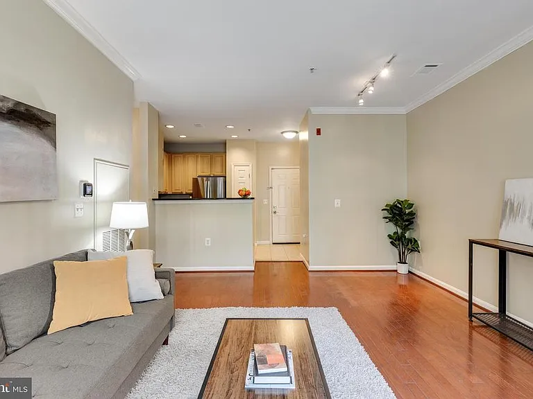 2465 Army Navy Dr #104 — Photo 10