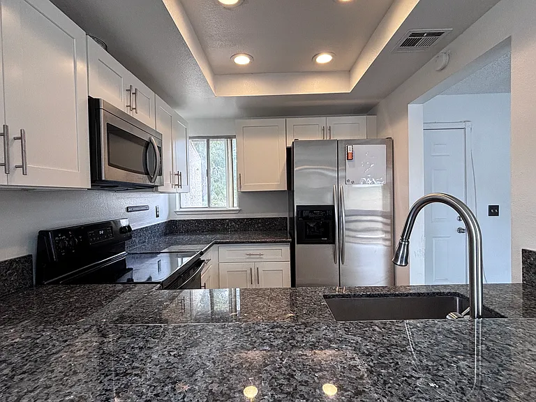 2340 Canfield Dr #D — Photo 4