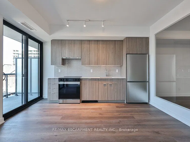 2075 Lakeshore Rd #304 — Photo 10