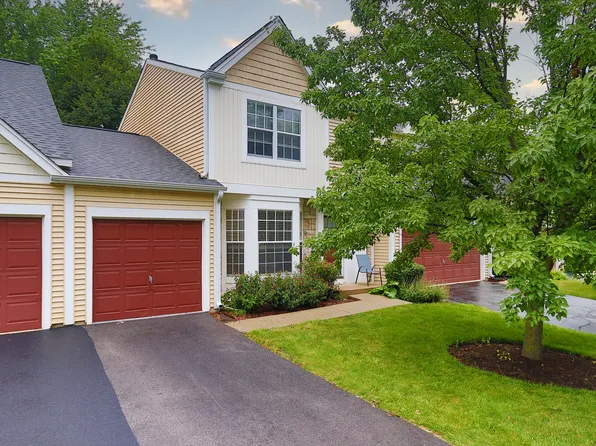 2208 Teton Pkwy, Algonquin, IL 60102