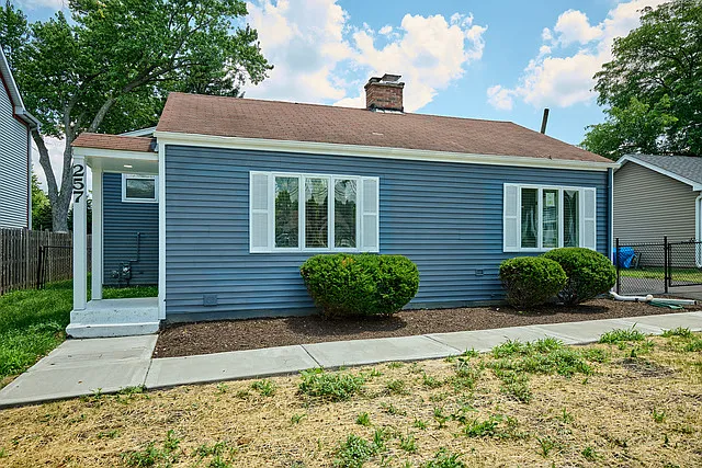4 bed, 2175 sqft, $3,500 — Photo 2