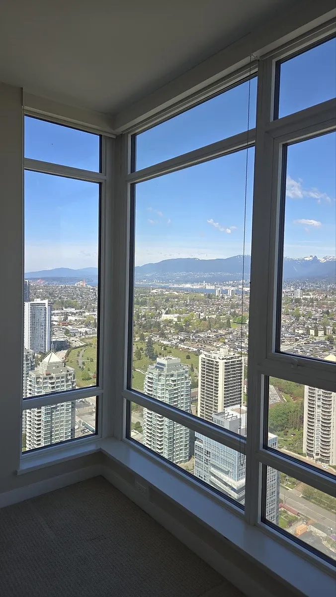 Building Photo - 4485 Skyline Dr #4205