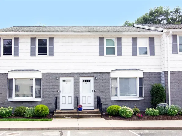 200 Lambert Ter Unit 62, Chicopee, MA 01020
