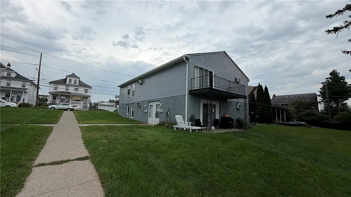 3 bed, 1.0 bath, 1500 sqft, $1,899 — Photo 4