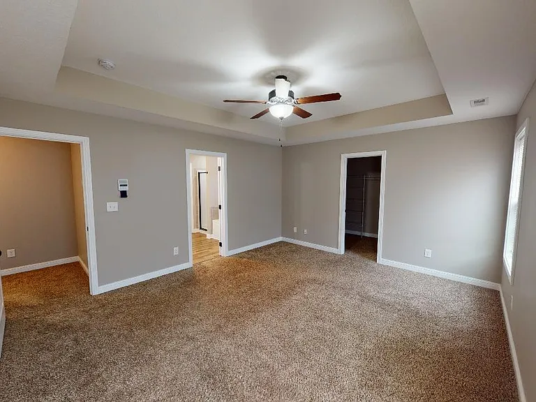 733 Cavalier Dr — Photo 6