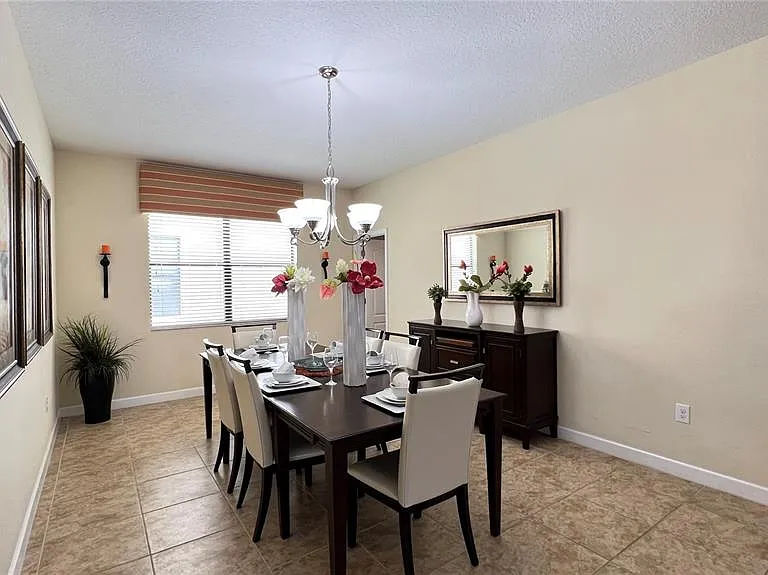 2353 Victoria Dr — Photo 23