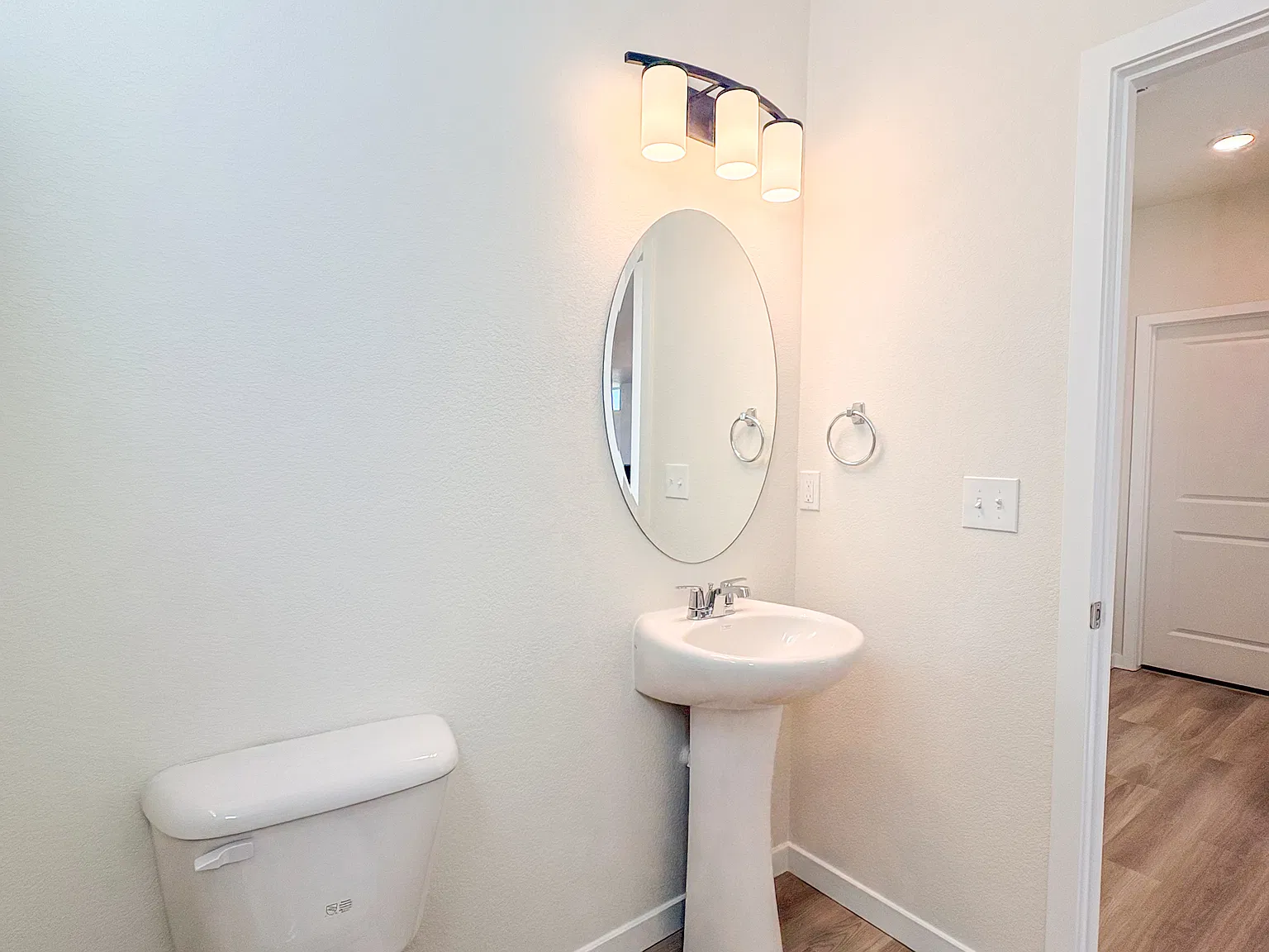 3 bed, 2.5 bath, 1700 sqft, $2,800 — Photo 3