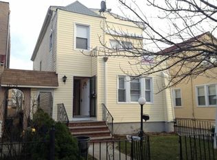 12831 235th St, Rosedale, NY 11422