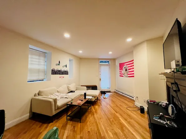 4 Symphony Rd APT 1, Boston, MA 02115