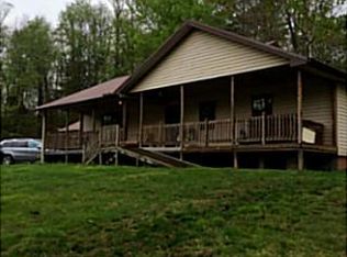 638 Eagle Pass, Hurricane, WV 25526