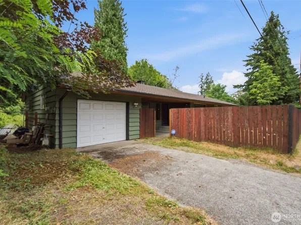 2469 Northlake Way NW, Bremerton, WA 98312