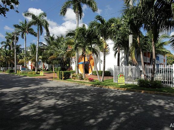 3rd image of 4325 NW South Tamiami Canal Dr
