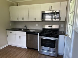 1075 Fireside Ave, Ewing, NJ 08618
