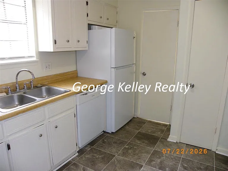 2501 Dewsbury Ct — Photo 8
