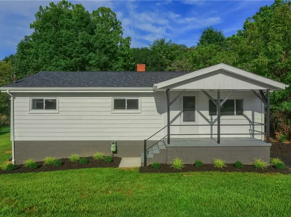 227 Country Club Rd, Washington, PA 15301