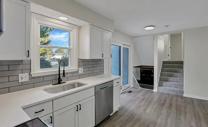 11715 Village Way Dr — Photo 6