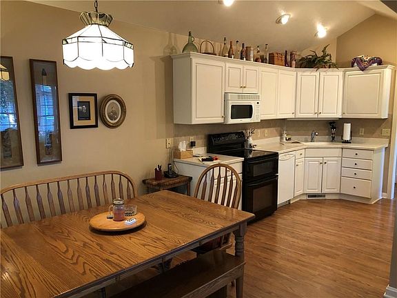 3rd image of 5241 Wolf Run Village Ln
