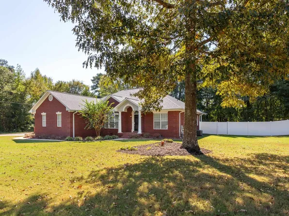 15 Lillian Ln, Anniston, AL 36207