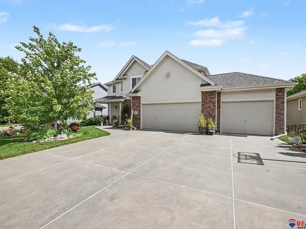 12015 S 49th St, Papillion, NE 68133