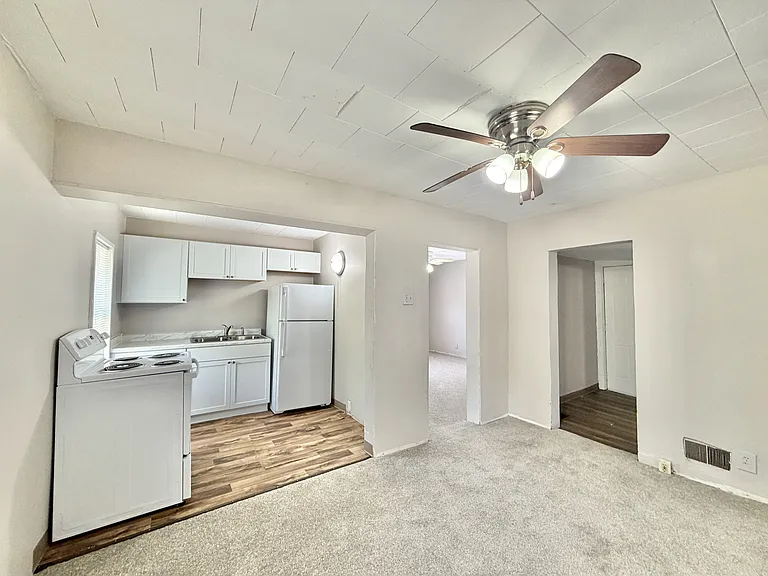 612 S Chatham St — Photo 2