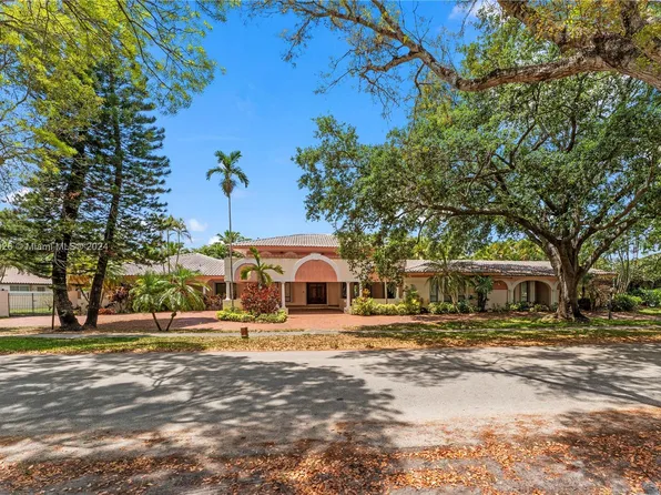 16180 W Troon Cir, Miami Lakes, FL 33014