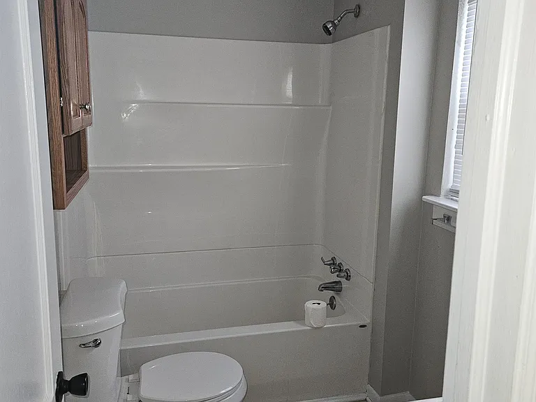 117 W Graham Ave — Photo 3