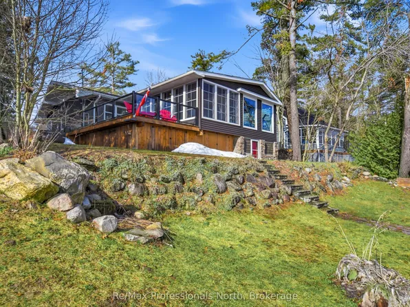 550 6th St #2, Gravenhurst, ON P1P 1M2