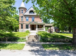 1105 Krug Park Pl, Saint Joseph, MO 64505