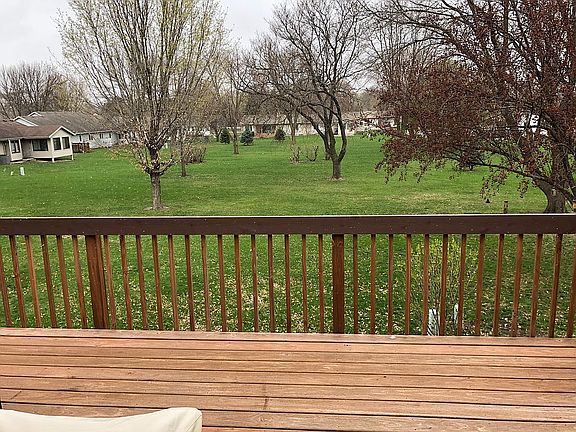 2nd image of 119 Canterbury Cir