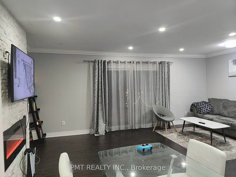 73 Greene Dr — Photo 6