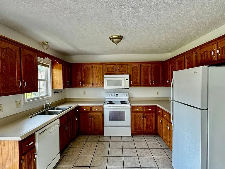 20601 Sedalia Rd — Photo 4