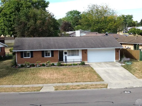 501 Hathaway Trl, Tipp City, OH 45371