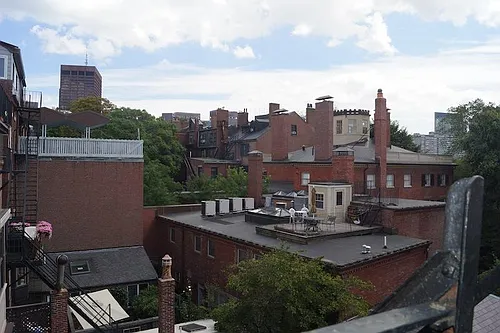 70 Pinckney St Photo 1