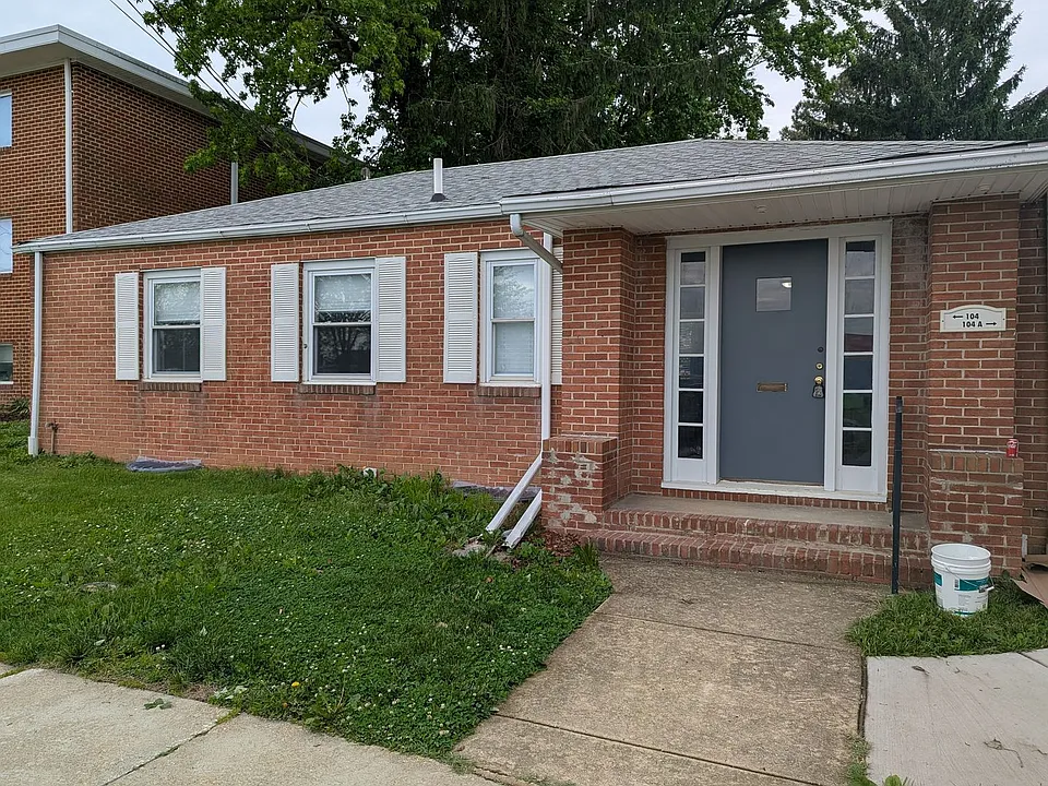 104 S Parke St
