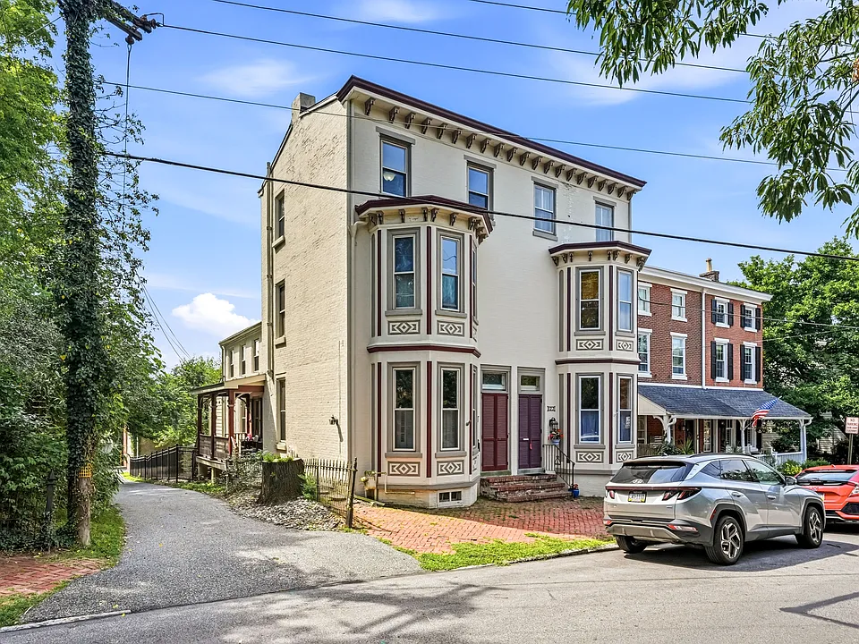 124 E Biddle St #1