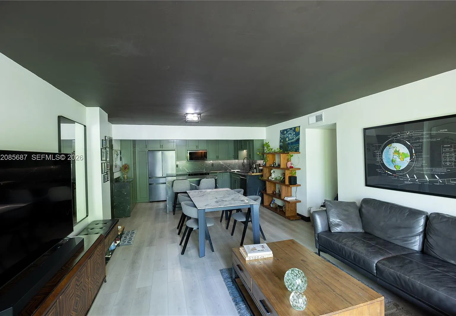 Boston Plaza Condo — Photo 4