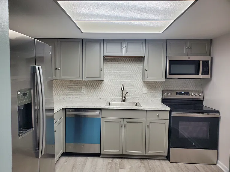 600 Bahia Cir #A — Photo 12
