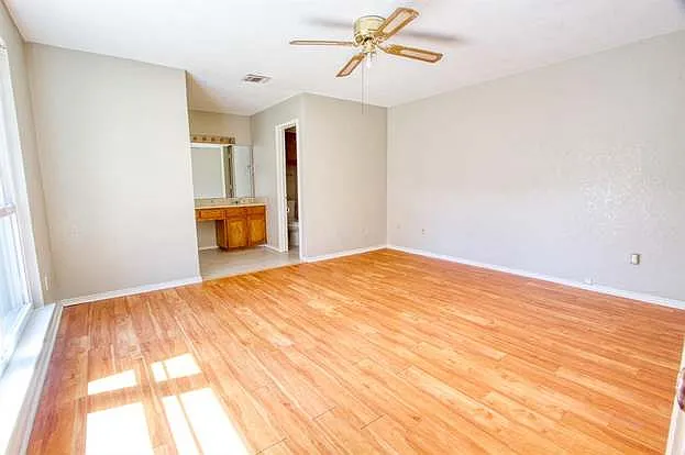 2402 Summer Place Dr — Photo 34
